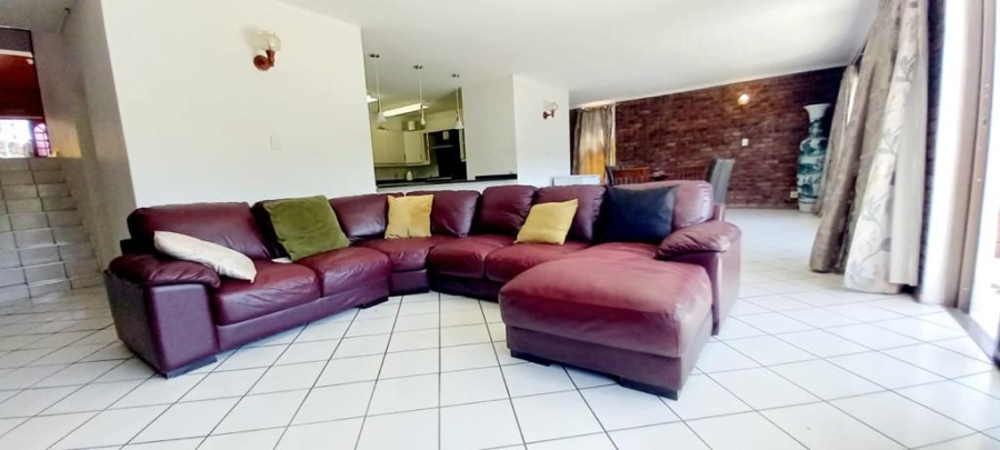5 Bedroom Property for Sale in Beacon Bay North Eastern Cape